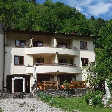Hotel Glamping Zlata Ribica Idrija pri Baci Zewnętrze zdjęcie